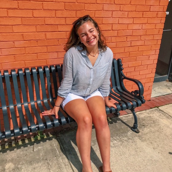 Meet your posher 🦋✨ - Picture 4 of 4